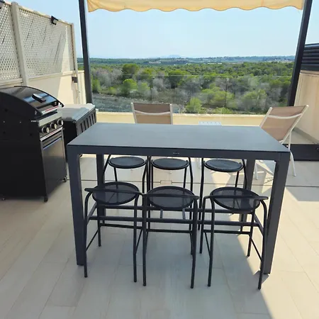 The Panoramic Penthouse 奥里韦拉